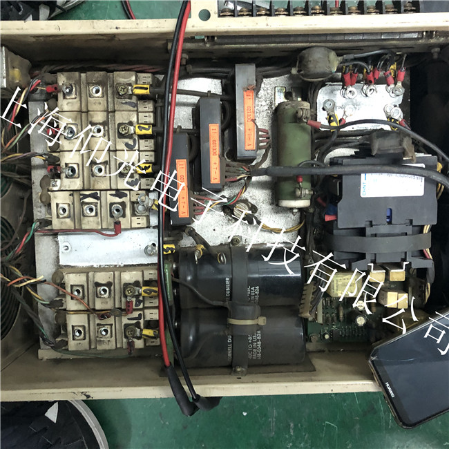 物流公司設備普傳變頻器8093G3上電無顯示,欠壓保護故障維修