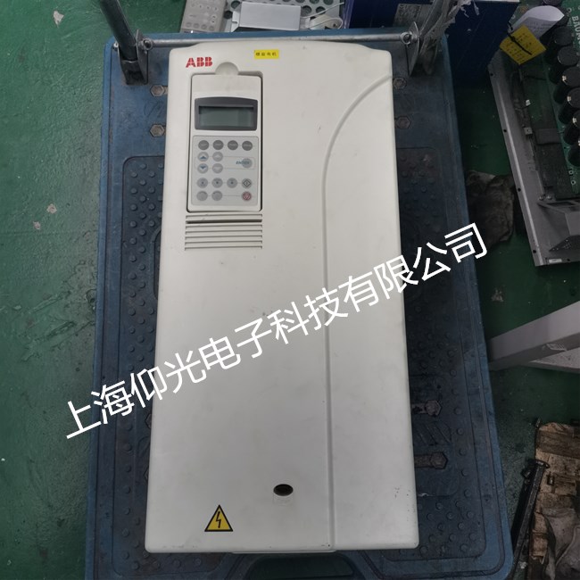 東三省ABB ACS550變頻器出現(xiàn)超調問題故障維修技術精湛