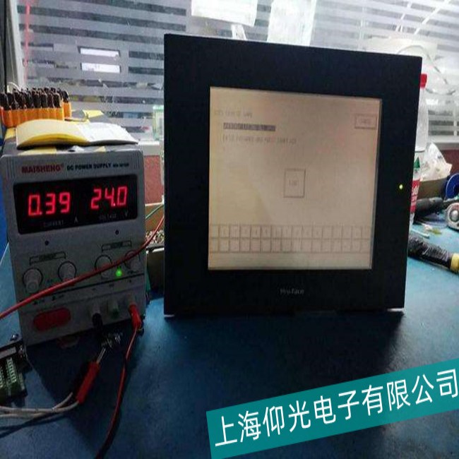 廣西服務(wù)業(yè)施耐德觸摸屏XBTF011110開機(jī)走到一半就不動(dòng)故障維修費(fèi)用
